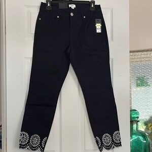 🆕 Crown & Ivy Cropped Pants